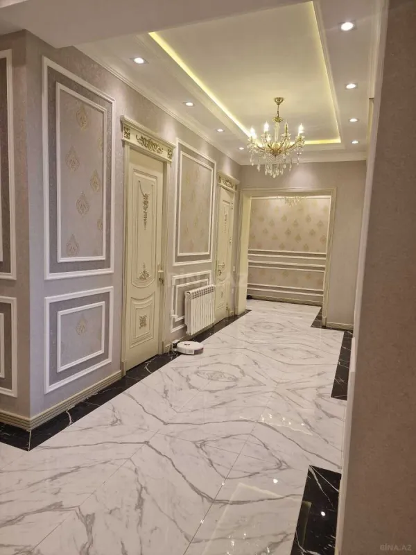 Satılır 3 otaqlı mənzil 138 m²