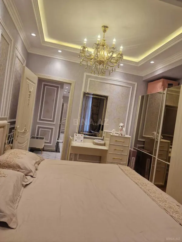 Satılır 3 otaqlı mənzil 138 m²