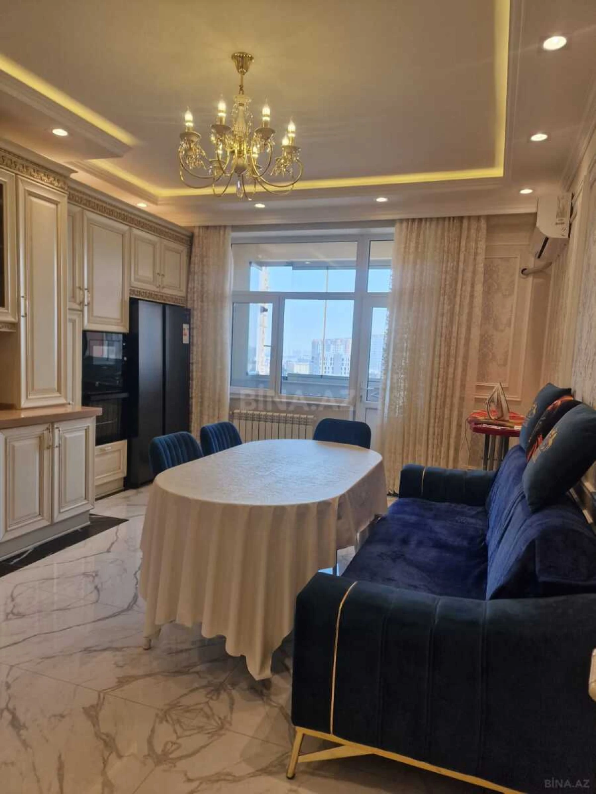 Satılır 3 otaqlı mənzil 138 m²