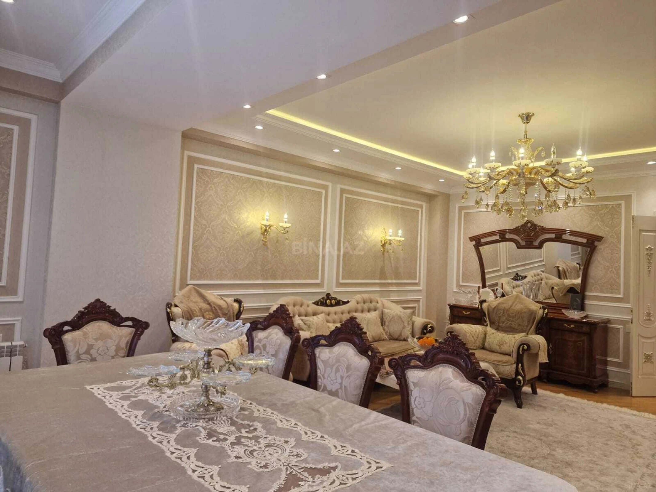 Satılır 3 otaqlı mənzil 138 m²