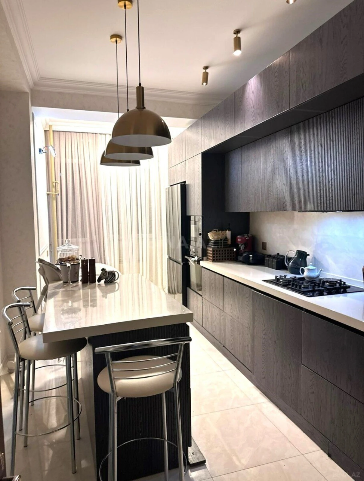 Satılır 2 otaqlı mənzil 85 m²