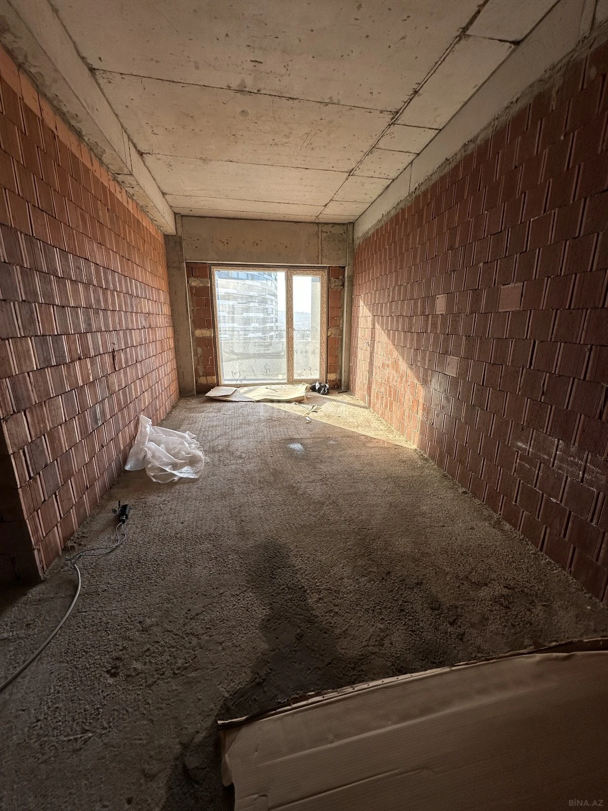 Satılır 2 otaqlı mənzil 70 m²