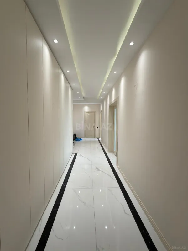 Satılır 3 otaqlı mənzil 135 m²