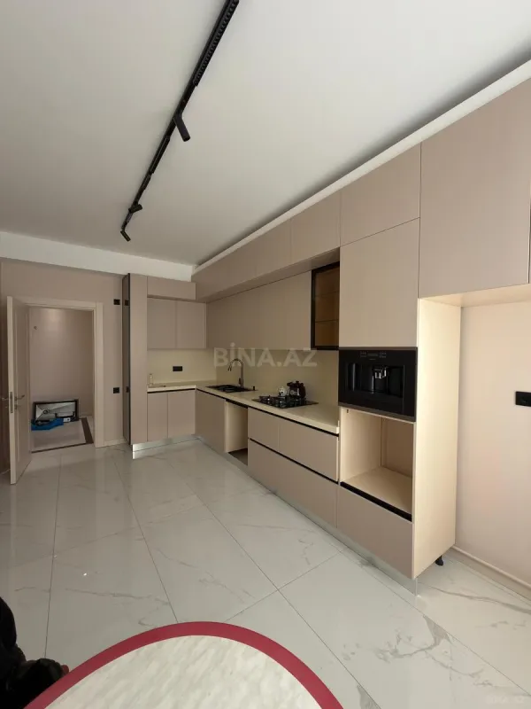 Satılır 3 otaqlı mənzil 135 m²