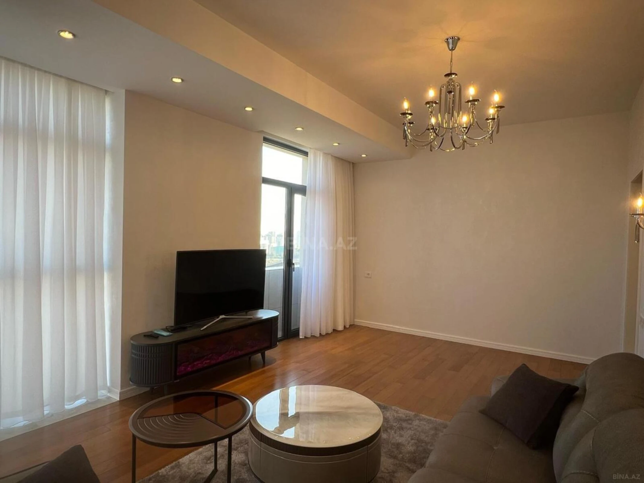Kirayə verilir 2 otaqlı mənzil 82 m²