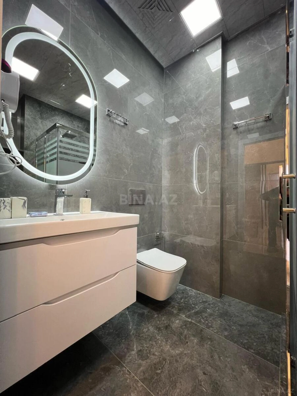 Kirayə verilir 2 otaqlı mənzil 82 m²