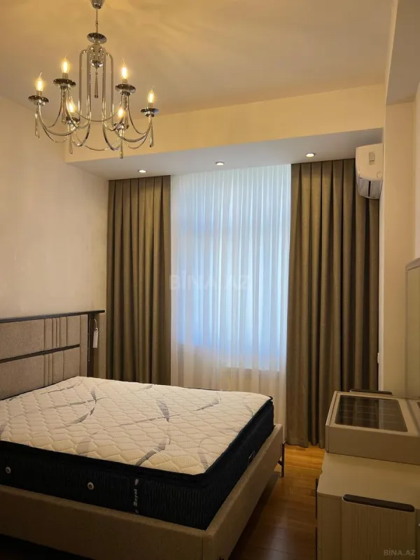 Kirayə verilir 2 otaqlı mənzil 82 m²