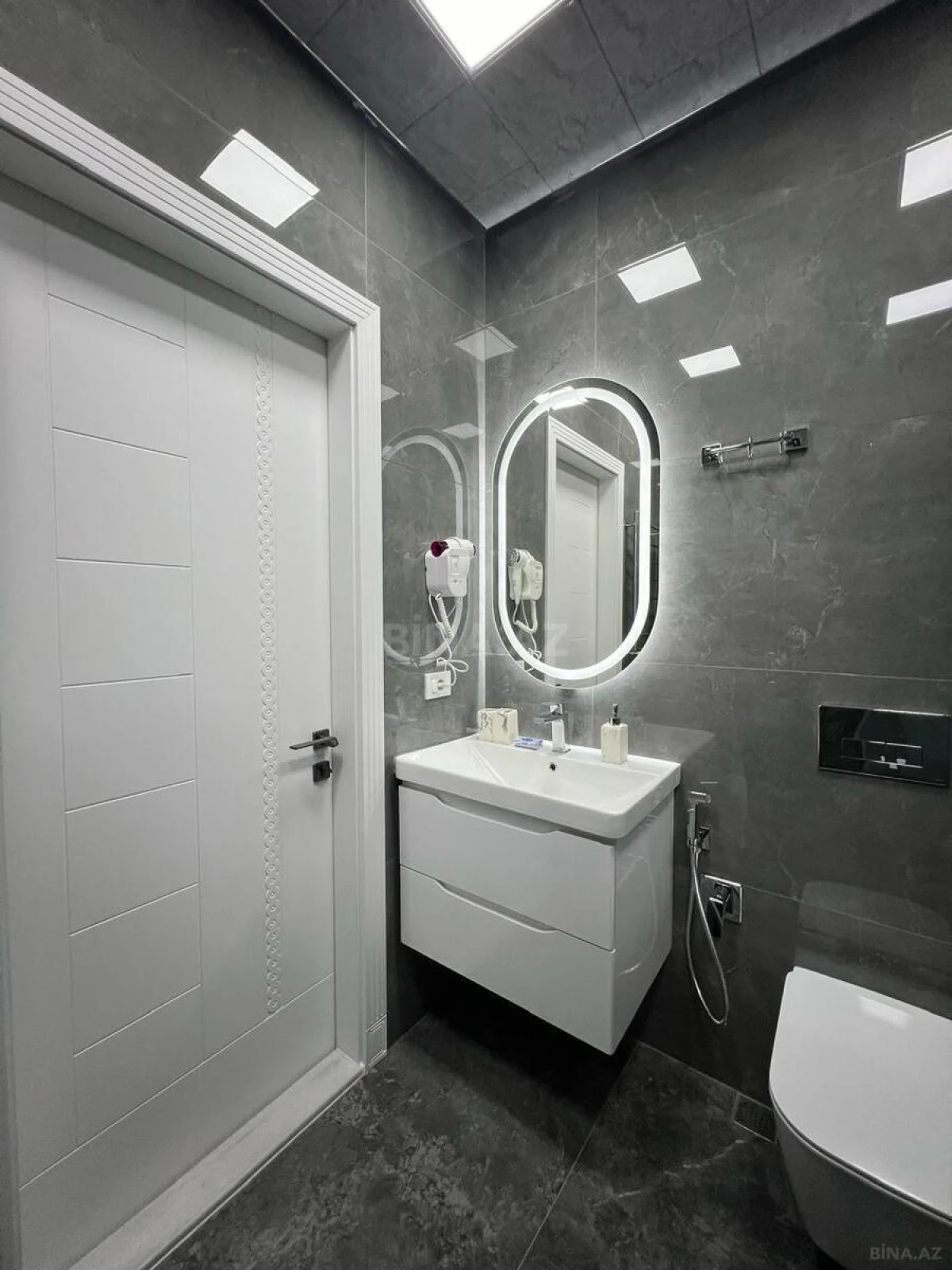 Kirayə verilir 2 otaqlı mənzil 82 m²