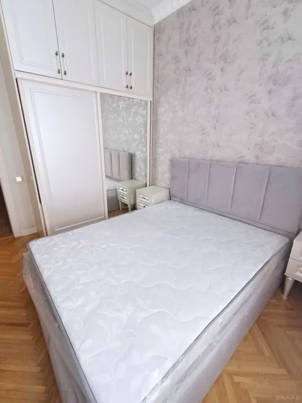 Kirayə verilir 3 otaqlı mənzil 130 m²