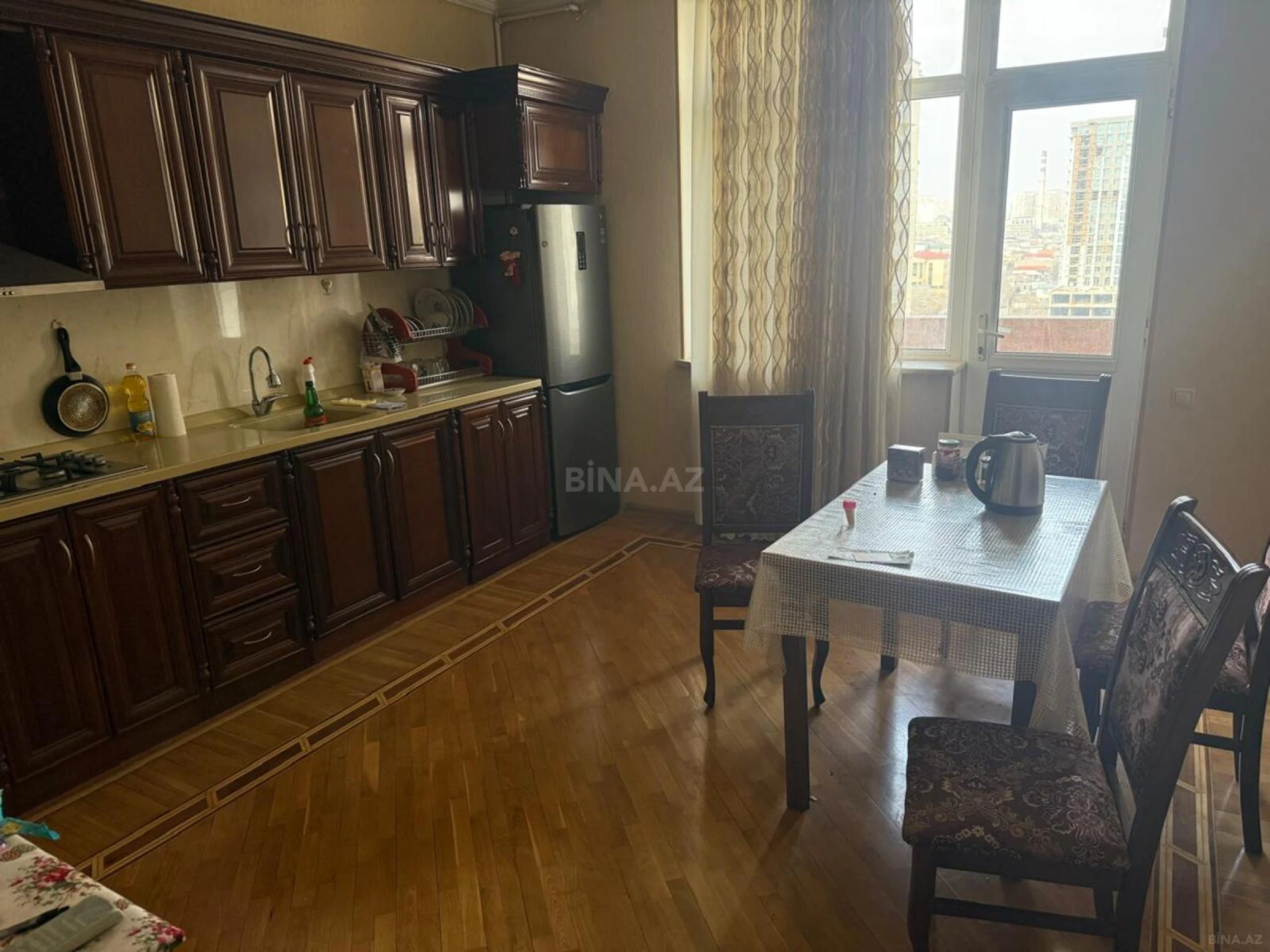 Kirayə verilir 3 otaqlı mənzil 155 m²