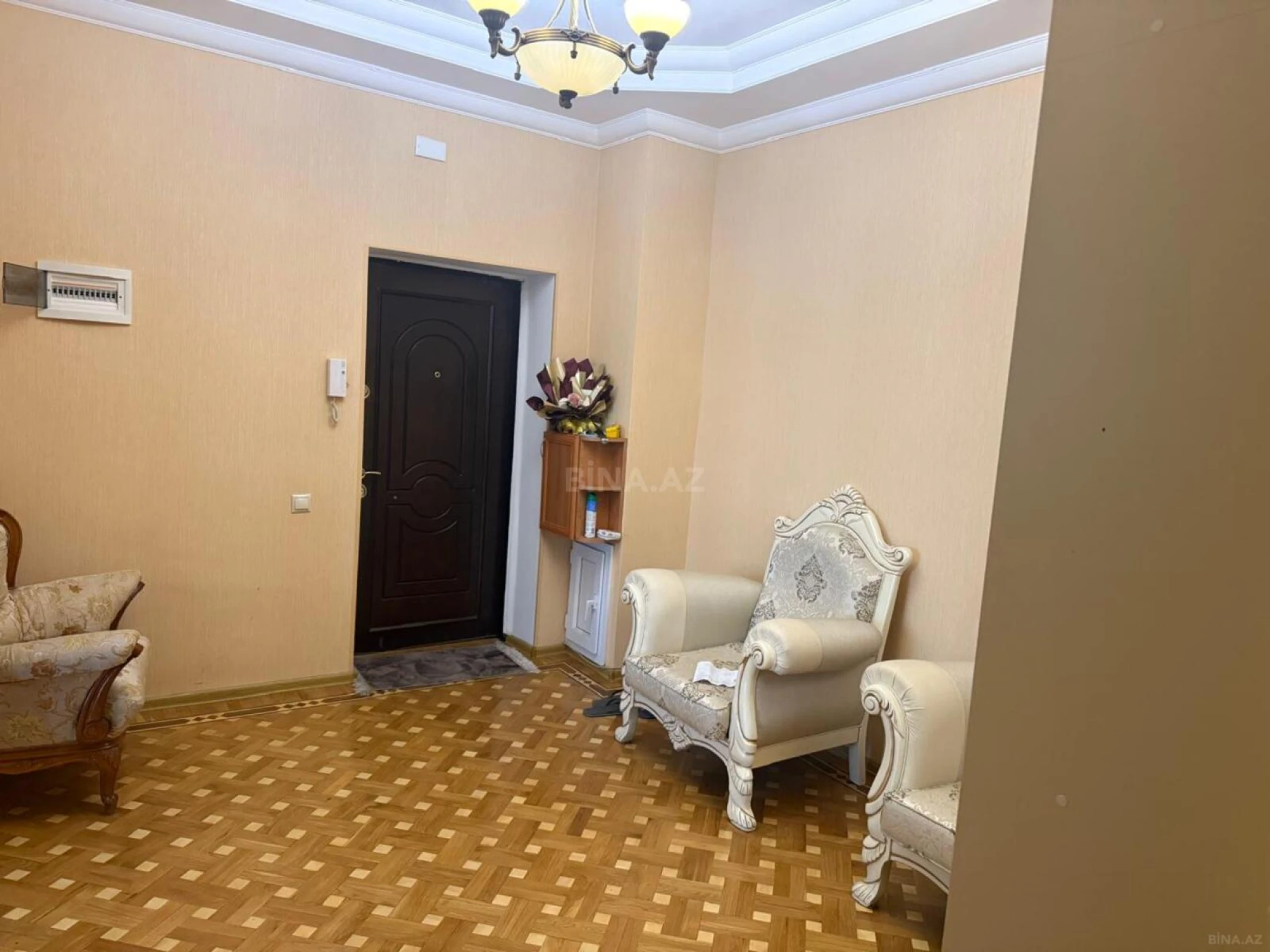 Kirayə verilir 3 otaqlı mənzil 155 m²