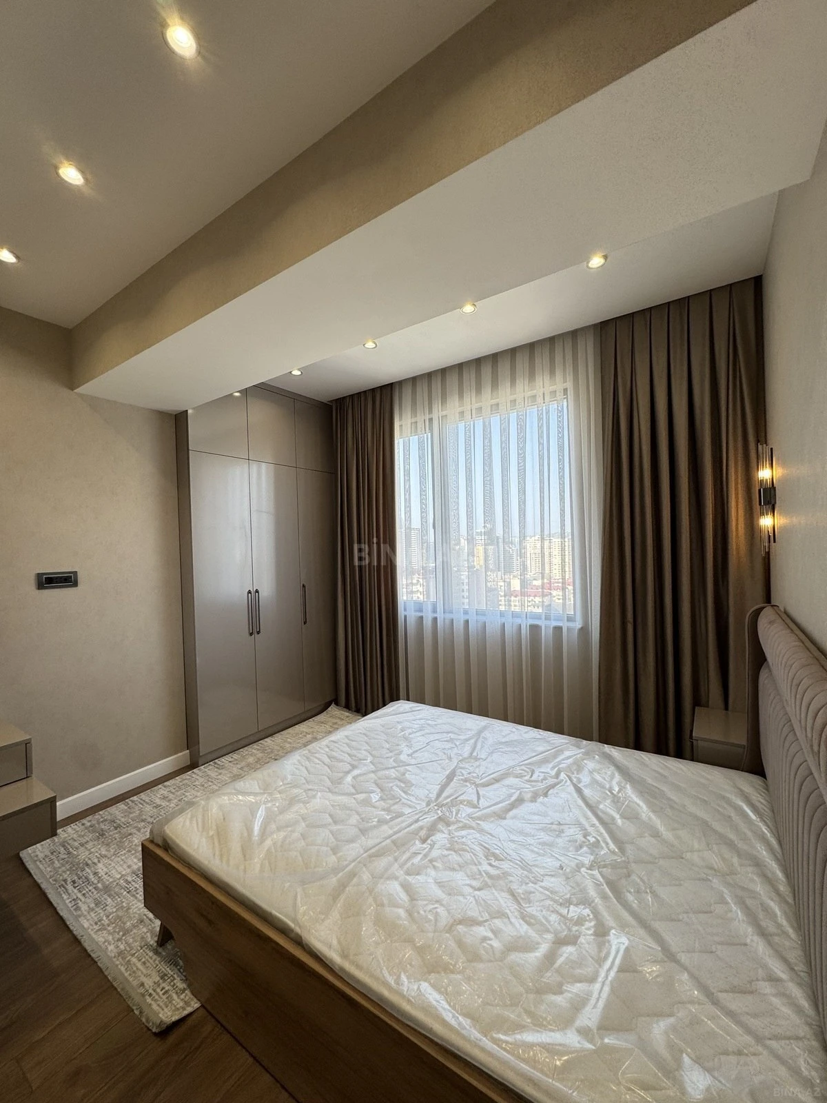 Satılır 2 otaqlı mənzil 63 m²