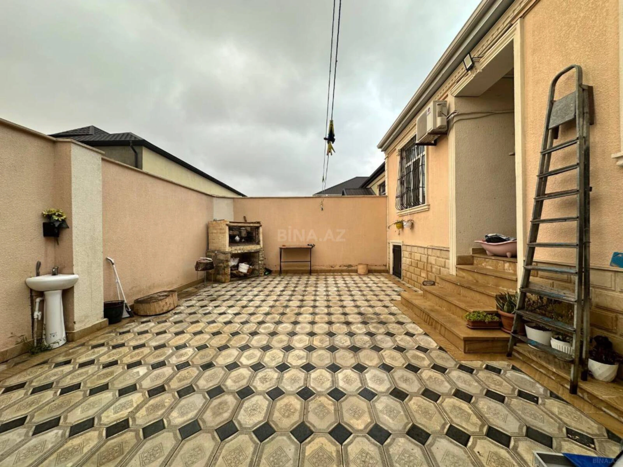 Satılır 3 otaqlı həyət evi 100 m²