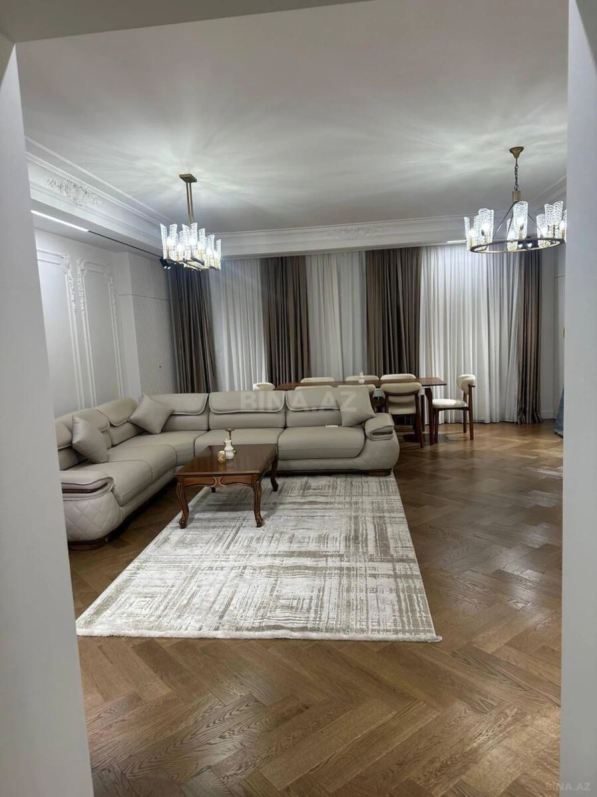 Kirayə verilir 3 otaqlı mənzil 170 m²
