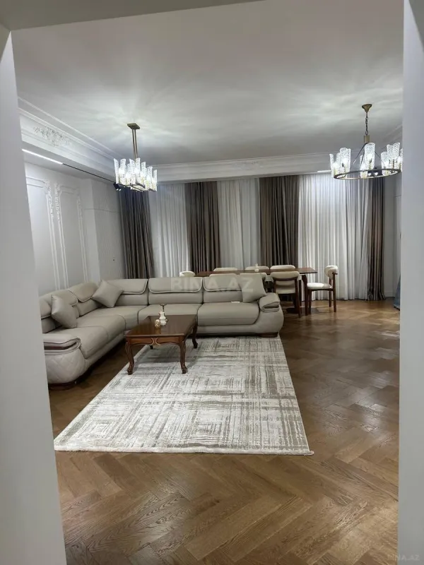Kirayə verilir 3 otaqlı mənzil 170 m²