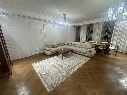 Kirayə verilir 3 otaqlı mənzil 170 m²