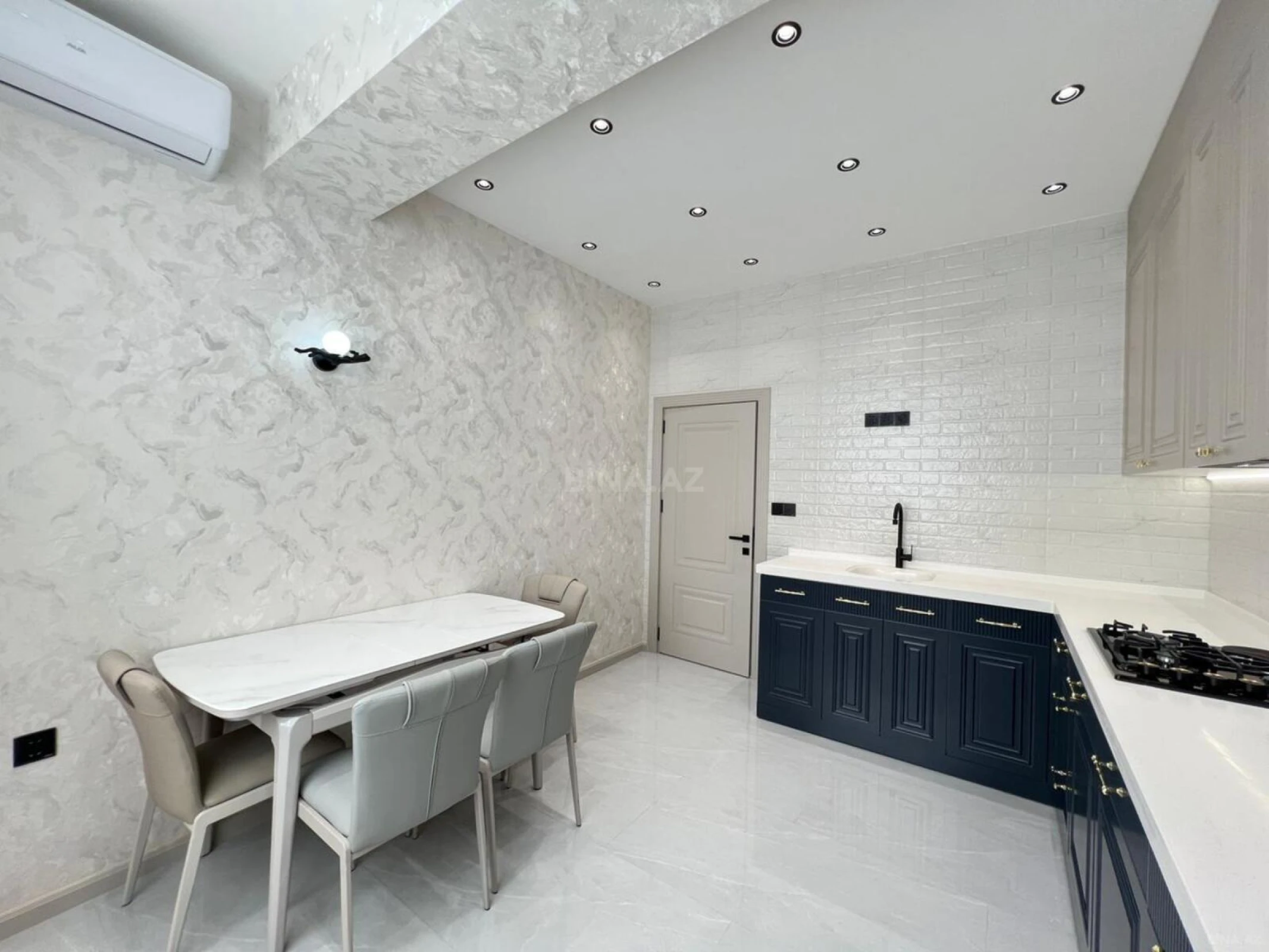 Satılır 2 otaqlı mənzil 80 m²