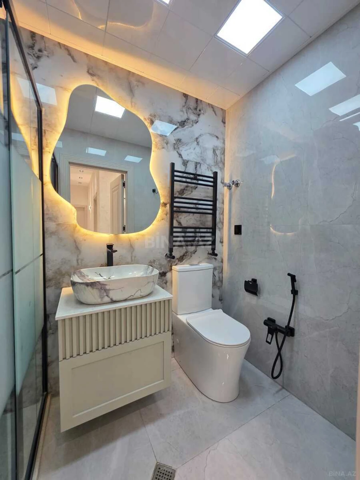 Satılır 2 otaqlı mənzil 80 m²