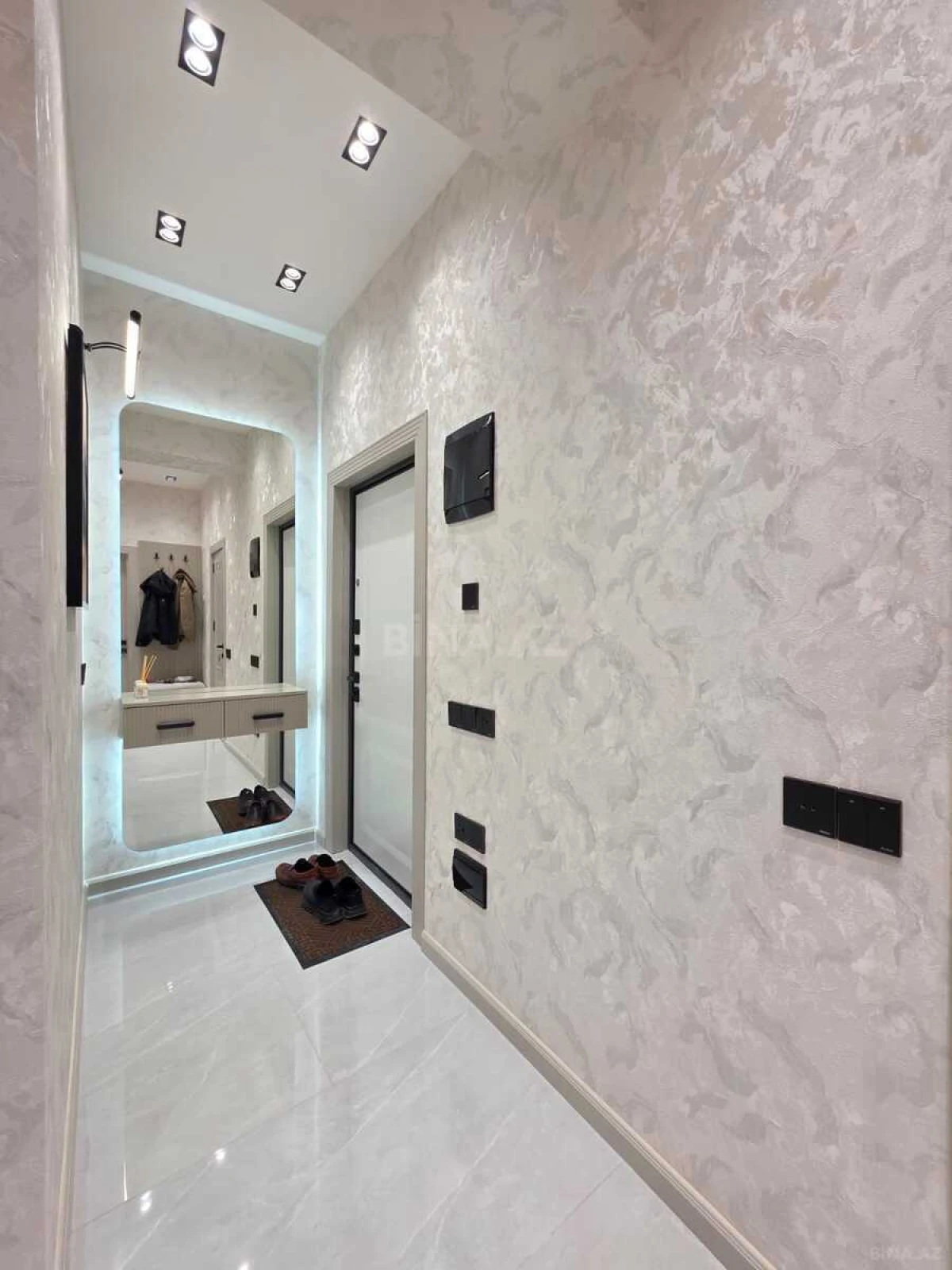 Satılır 2 otaqlı mənzil 80 m²