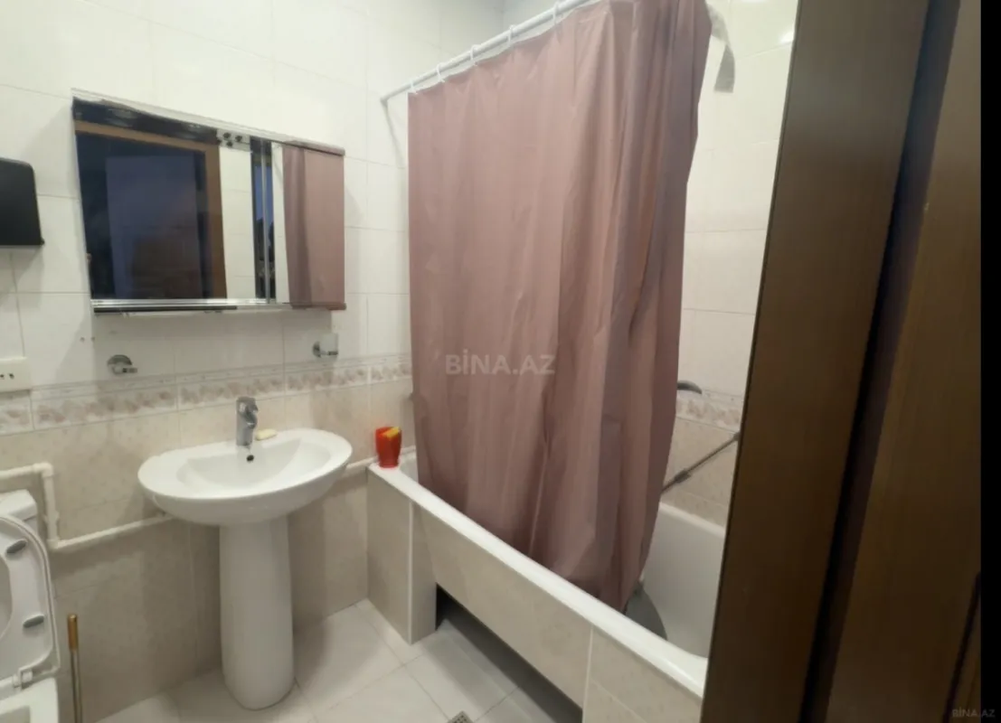 Satılır 4 otaqlı ofis 90 m²