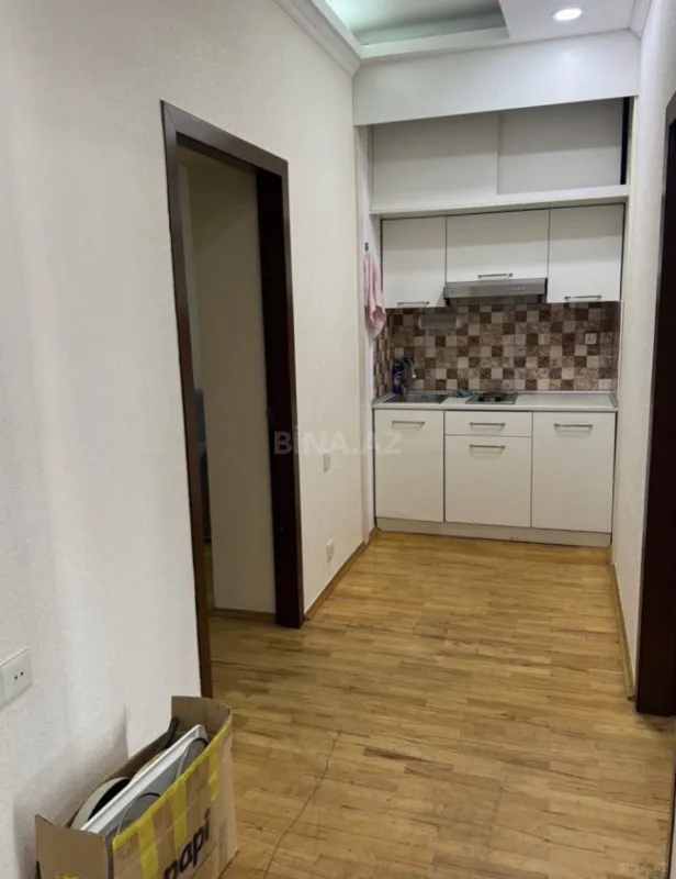 Satılır 4 otaqlı ofis 90 m²