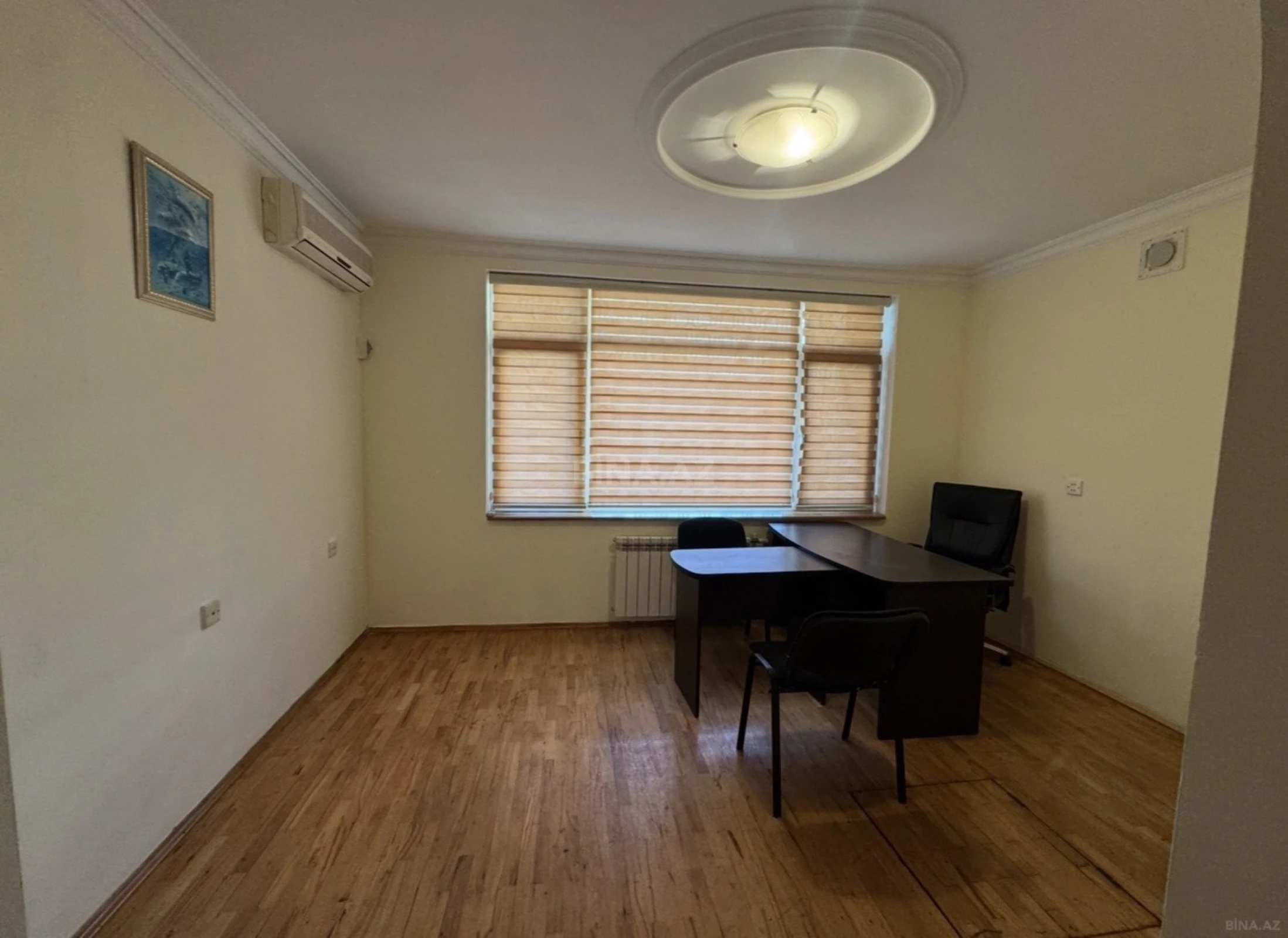 Satılır 4 otaqlı ofis 90 m²