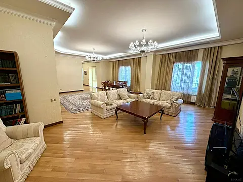 Satılır 5 otaqlı mənzil 380 m² — Bakı 5 otaq 380.00 m²