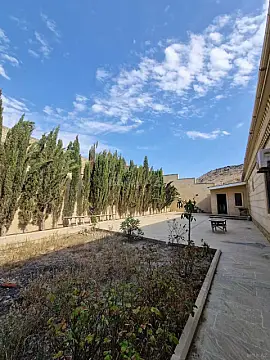 Satılır 6 otaqlı həyət evi 500 m²