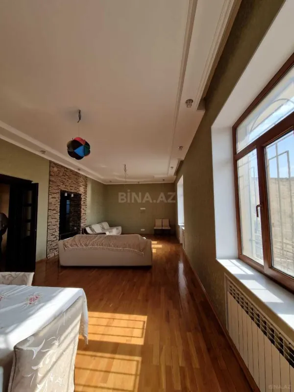 Satılır 6 otaqlı həyət evi 500 m²