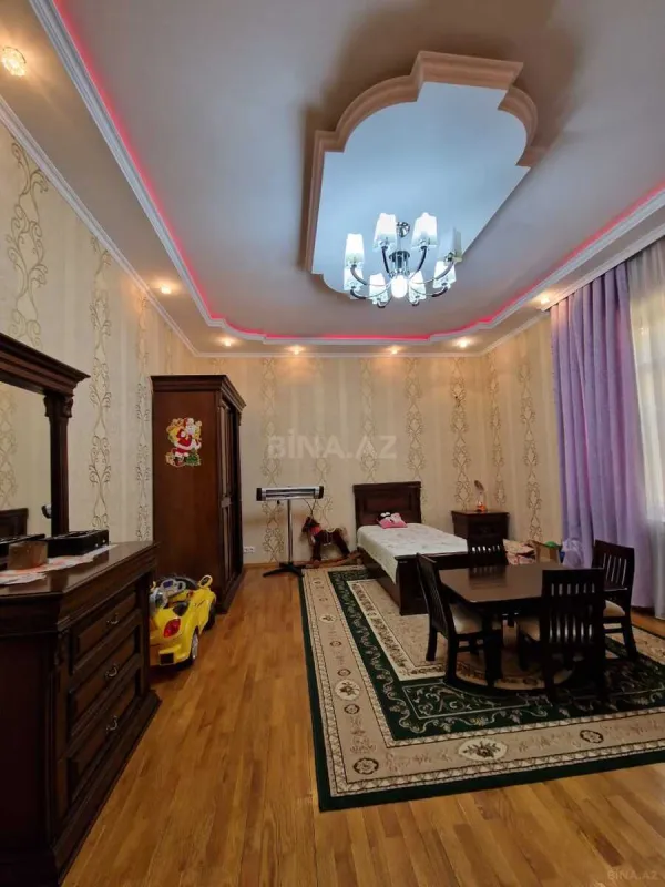 Satılır 6 otaqlı həyət evi 500 m²