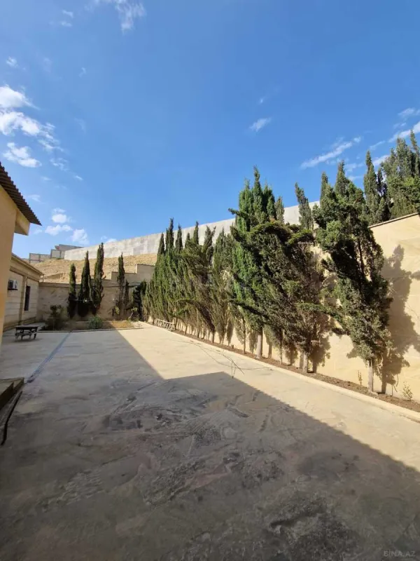 Satılır 6 otaqlı həyət evi 500 m²