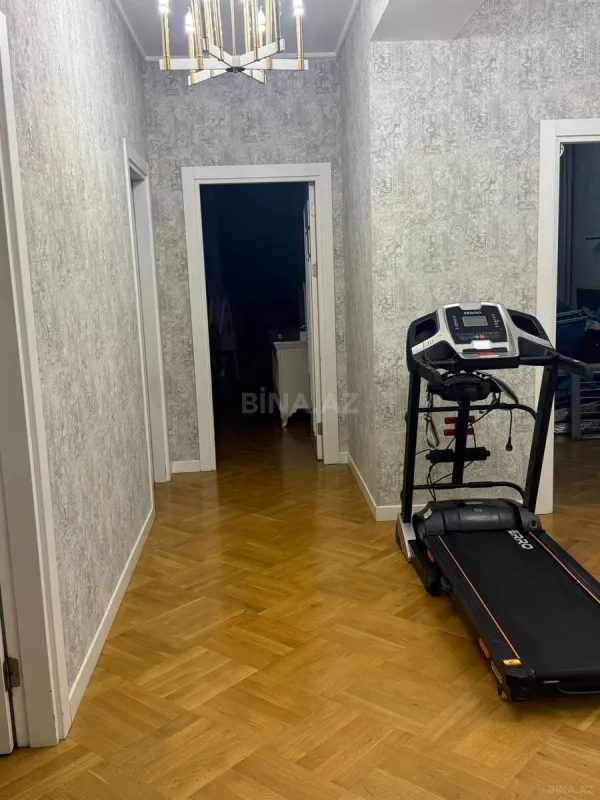Satılır 3 otaqlı mənzil 123 m²