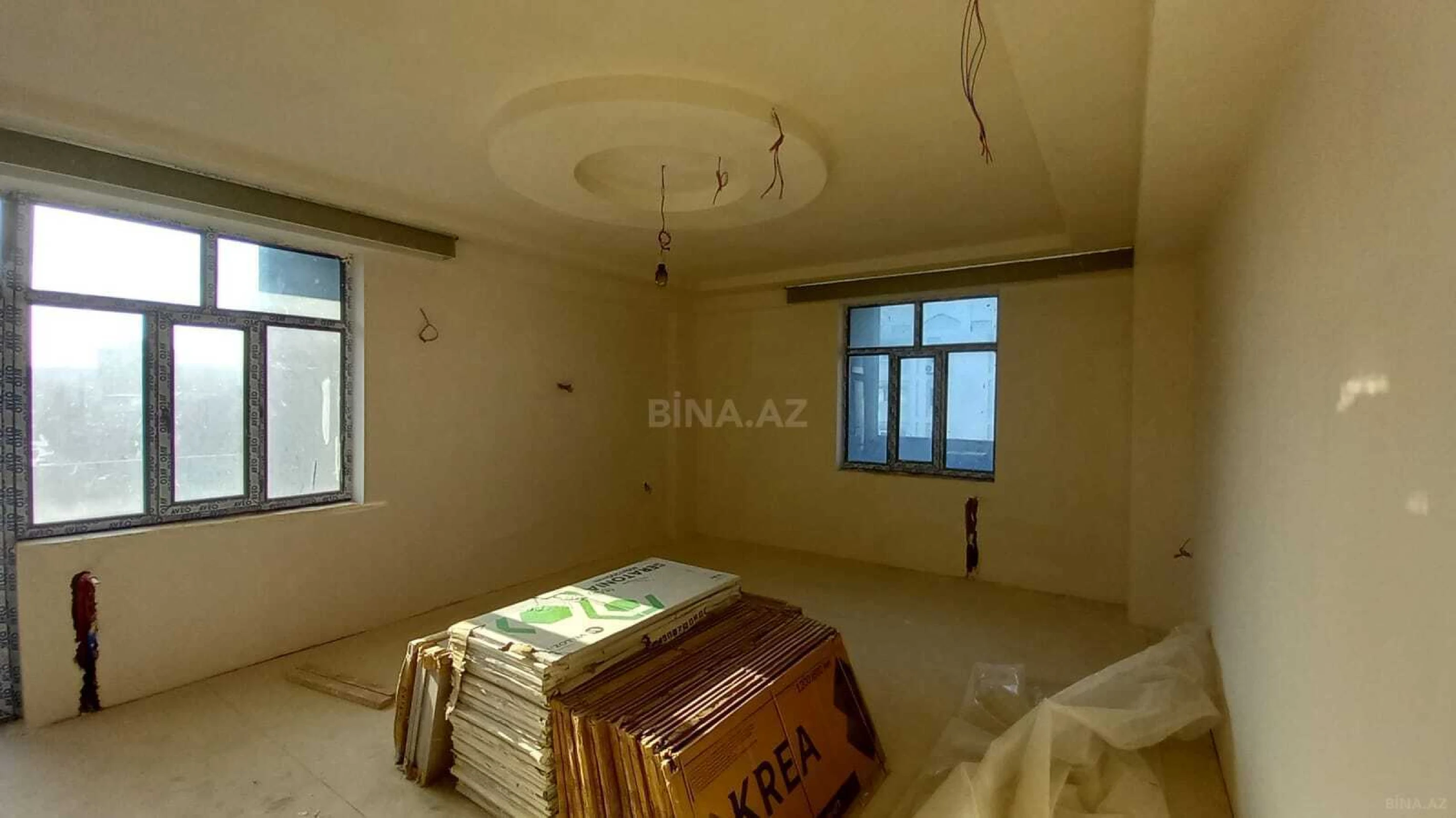 Satılır 3 otaqlı mənzil 147 m²