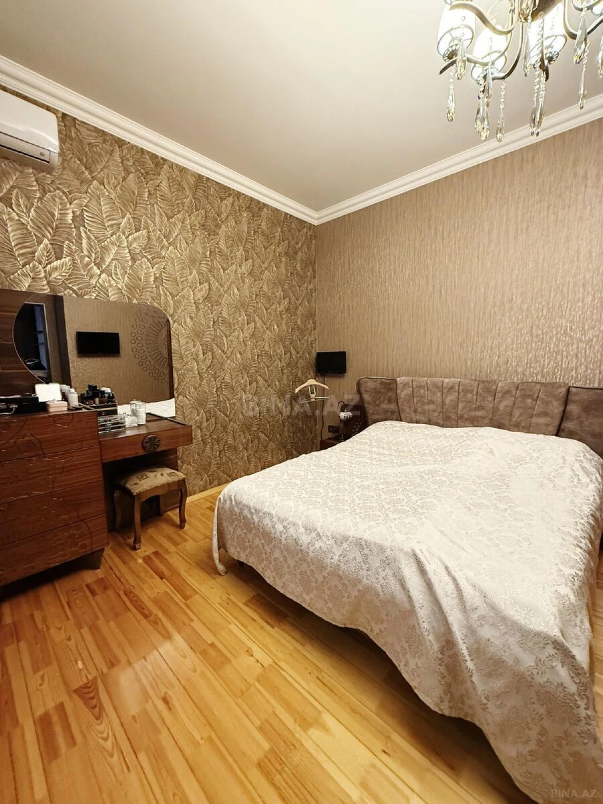 Satılır 4 otaqlı həyət evi 220 m²