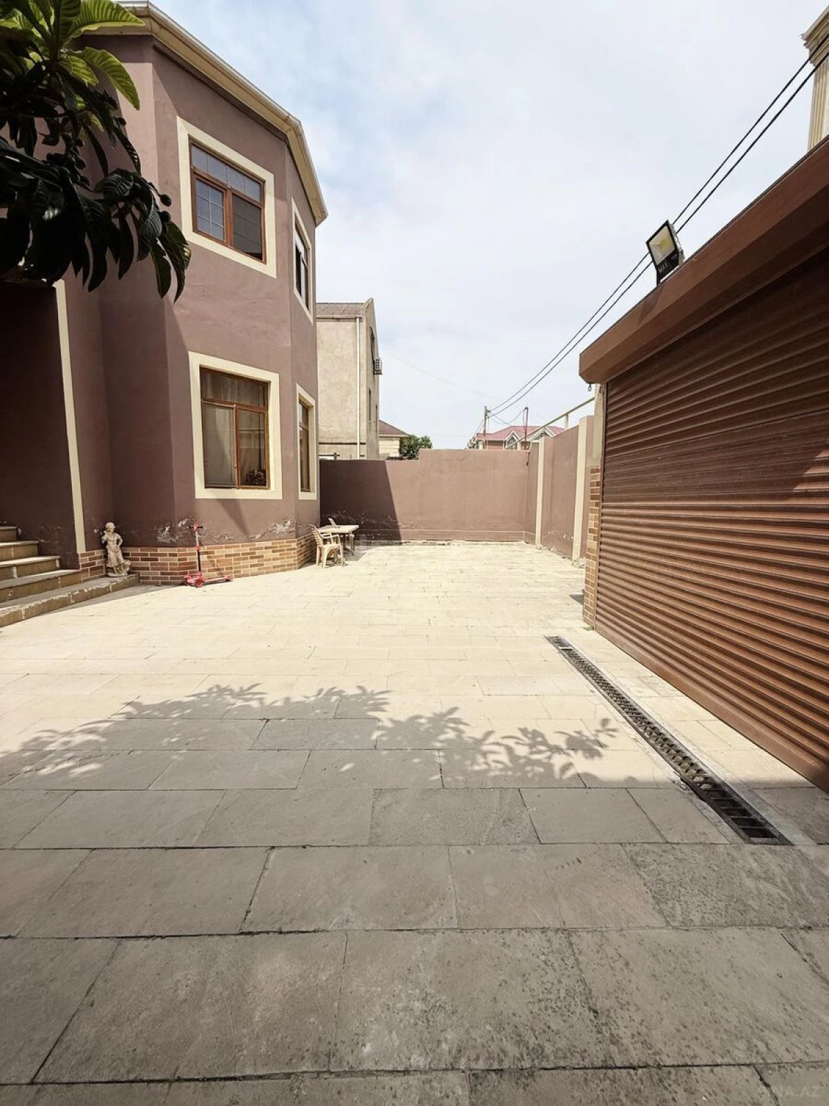 Satılır 4 otaqlı həyət evi 220 m²