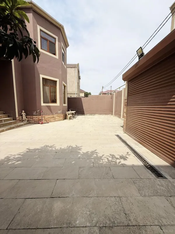 Satılır 4 otaqlı həyət evi 220 m²