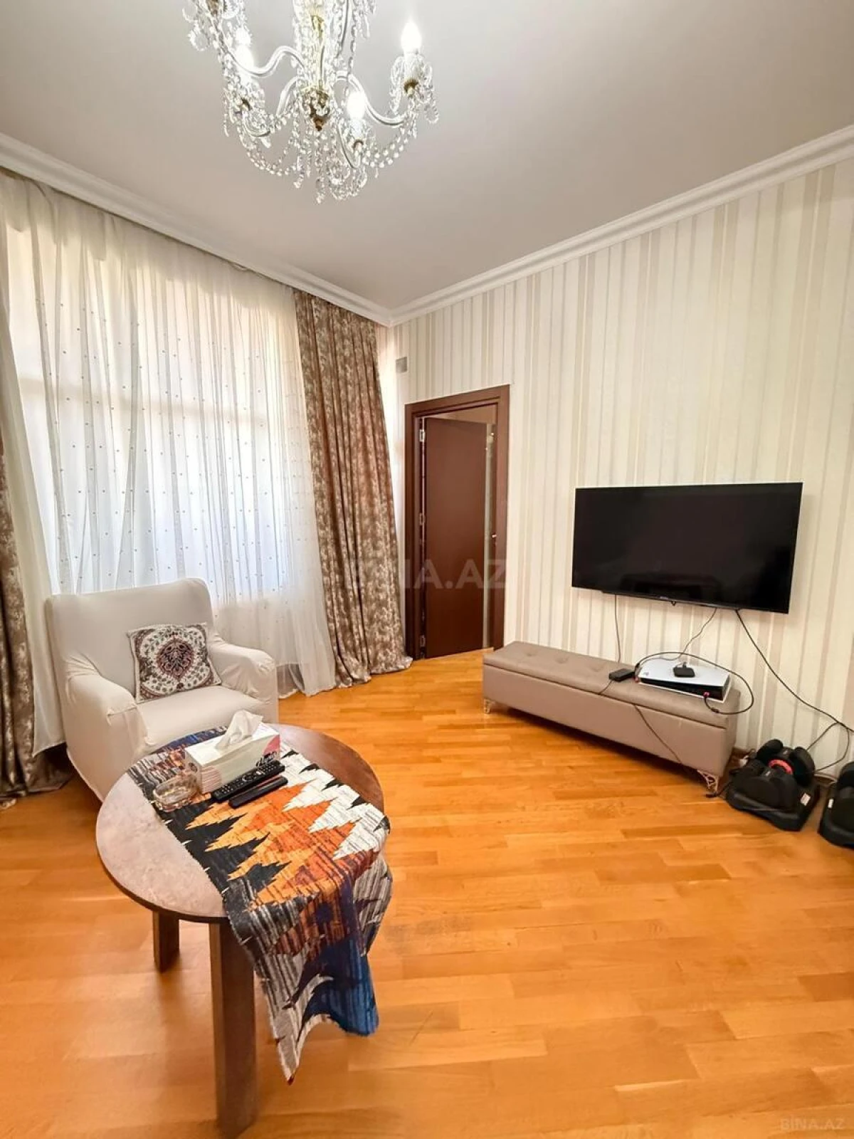 Satılır 4 otaqlı mənzil 165 m²