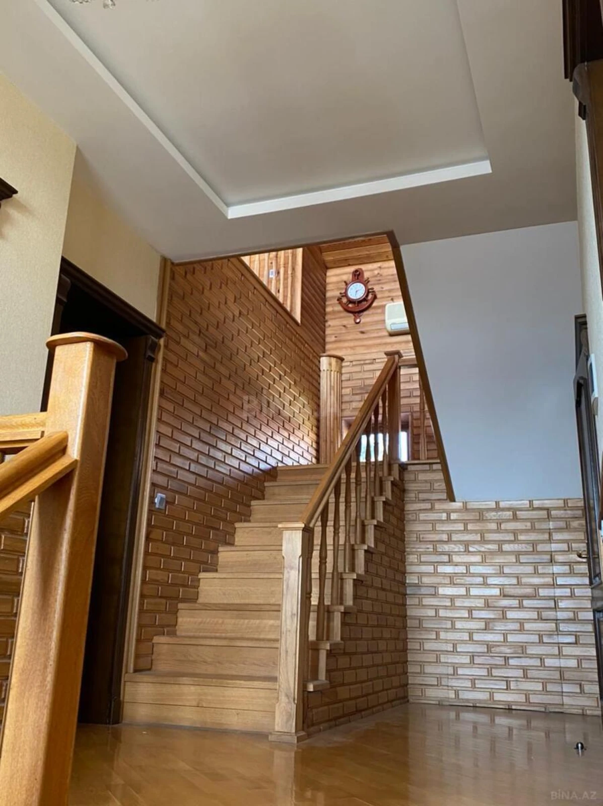 Satılır 6 otaqlı həyət evi 400 m²