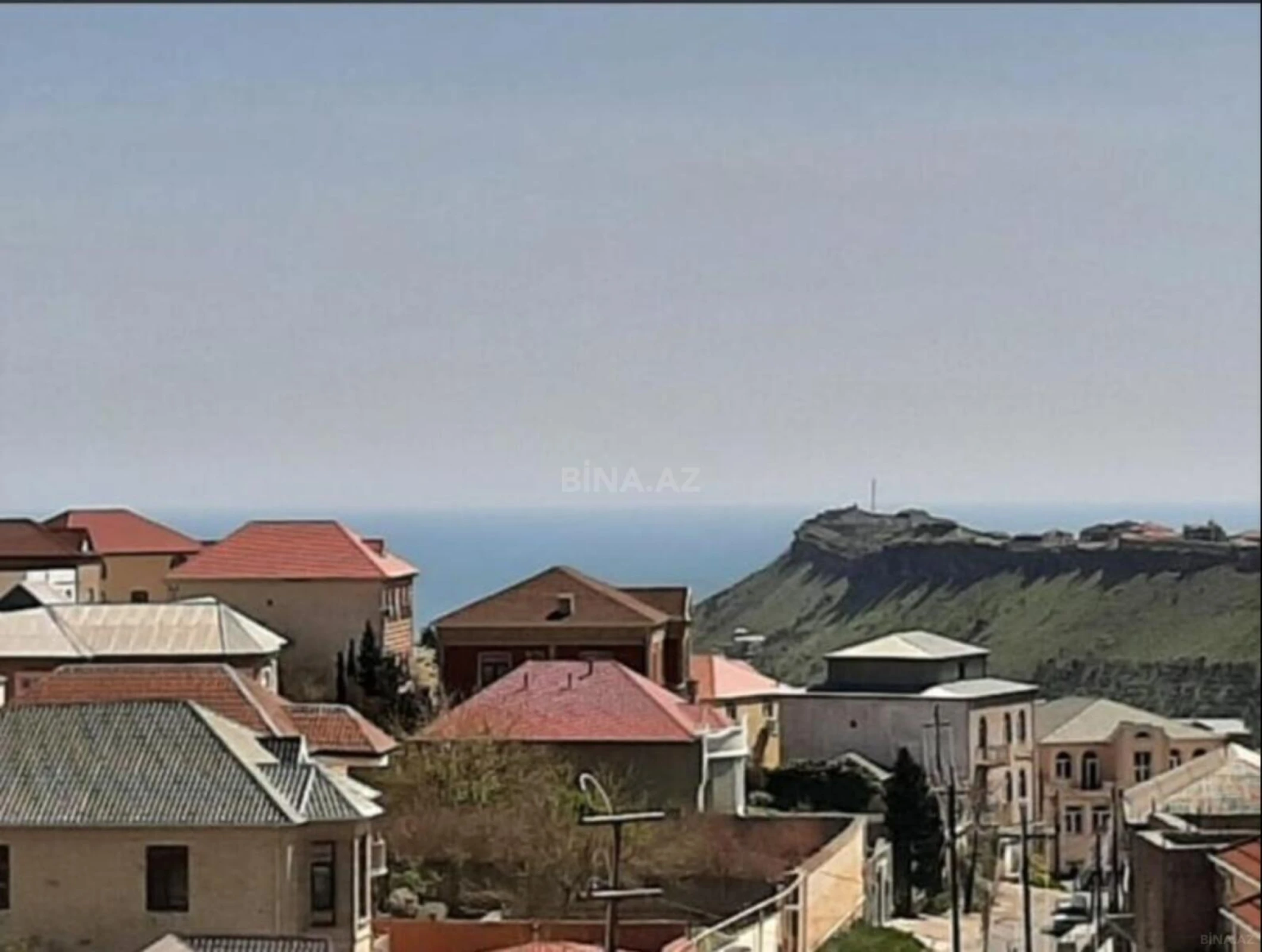 Satılır 6 otaqlı həyət evi 400 m²