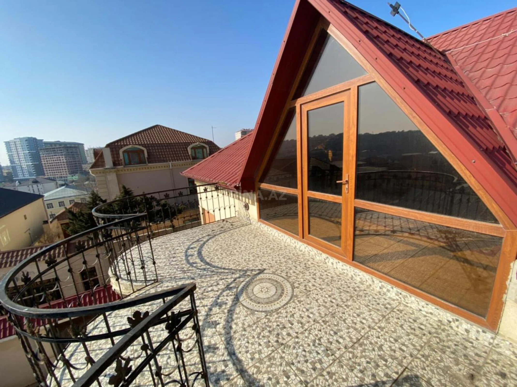 Satılır 6 otaqlı həyət evi 400 m²