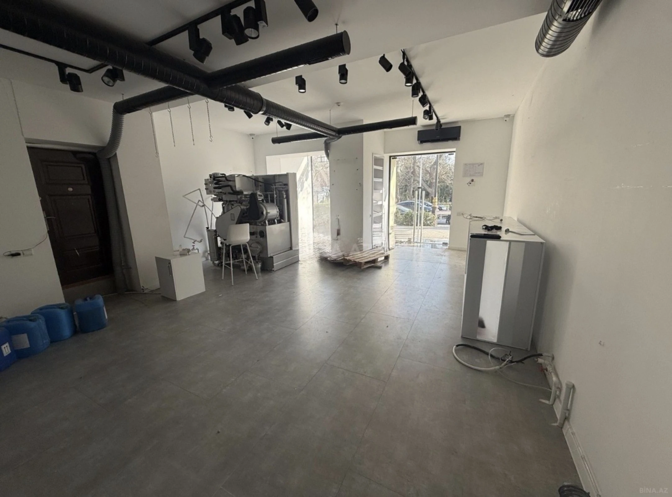 Kirayə verilir obyekt 68 m²