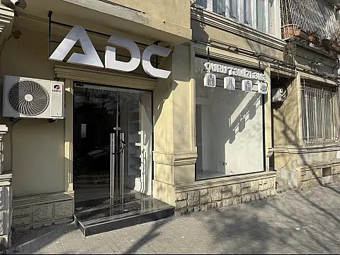 Kirayə verilir obyekt 68 m² — Bakı 68.00 m²