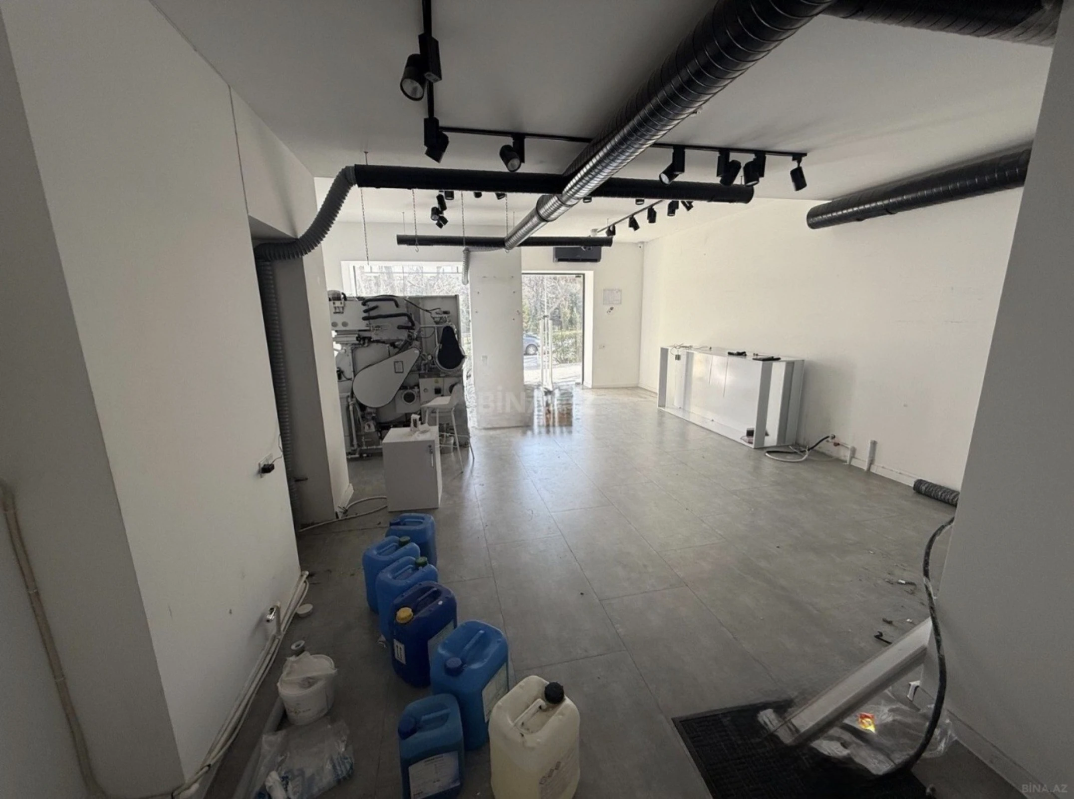 Kirayə verilir obyekt 68 m²