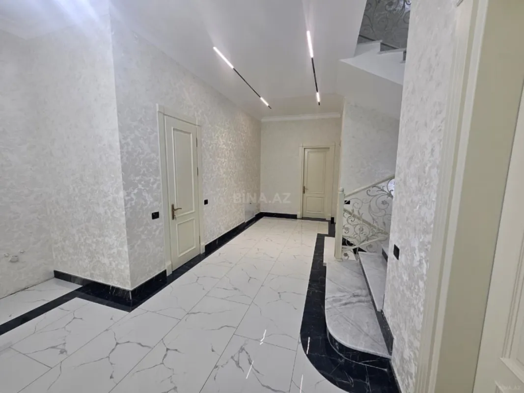 Satılır 6 otaqlı həyət evi 440 m²
