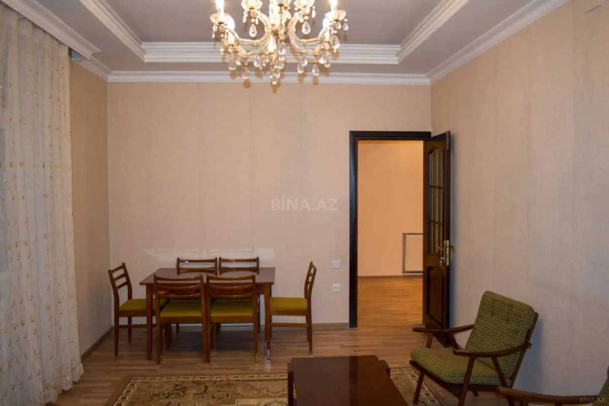 Satılır 2 otaqlı mənzil 81 m²
