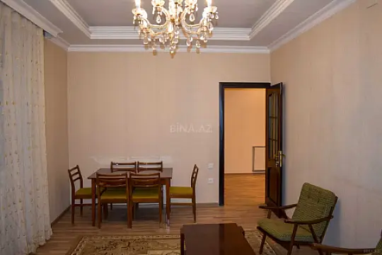 Satılır 2 otaqlı mənzil 81 m²