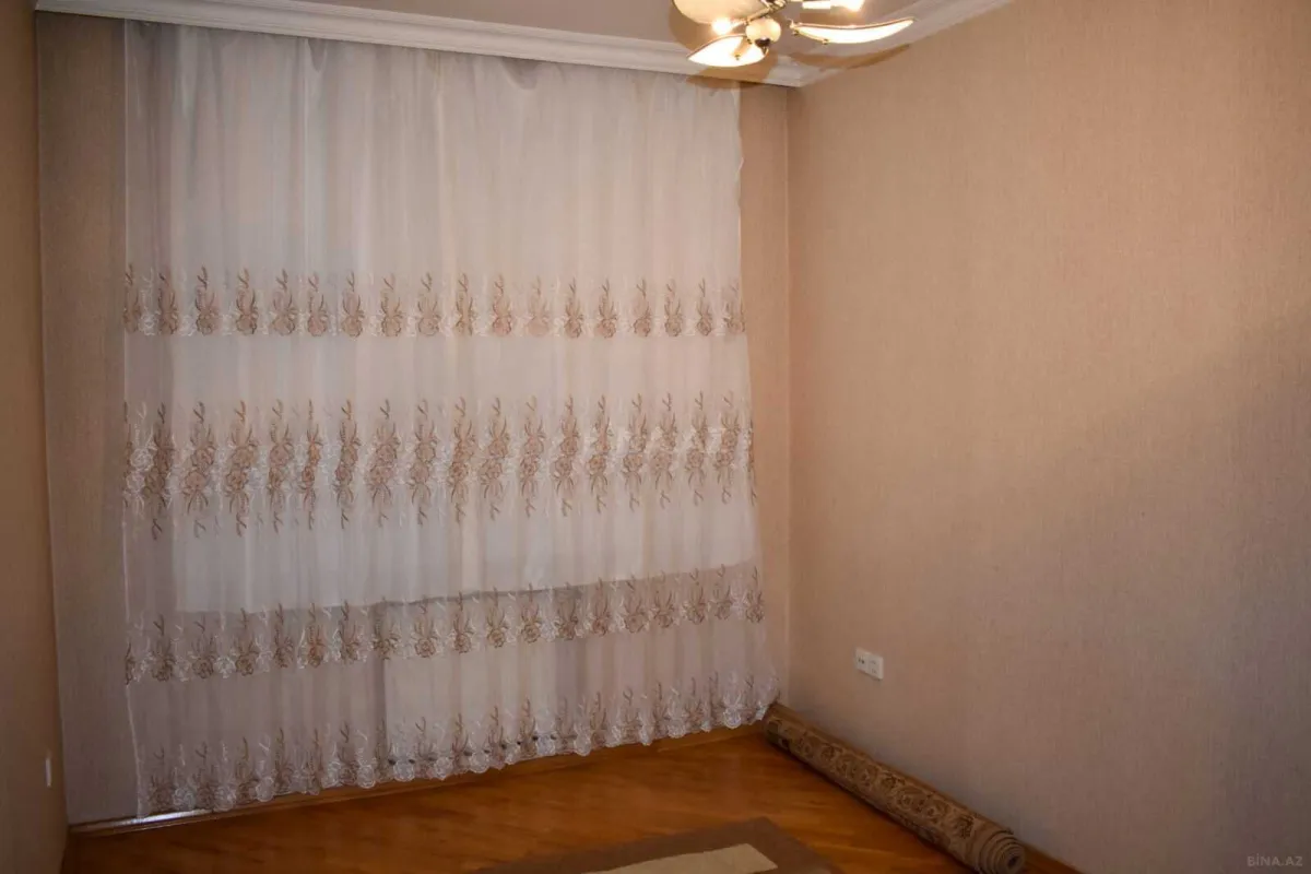 Satılır 2 otaqlı mənzil 81 m²