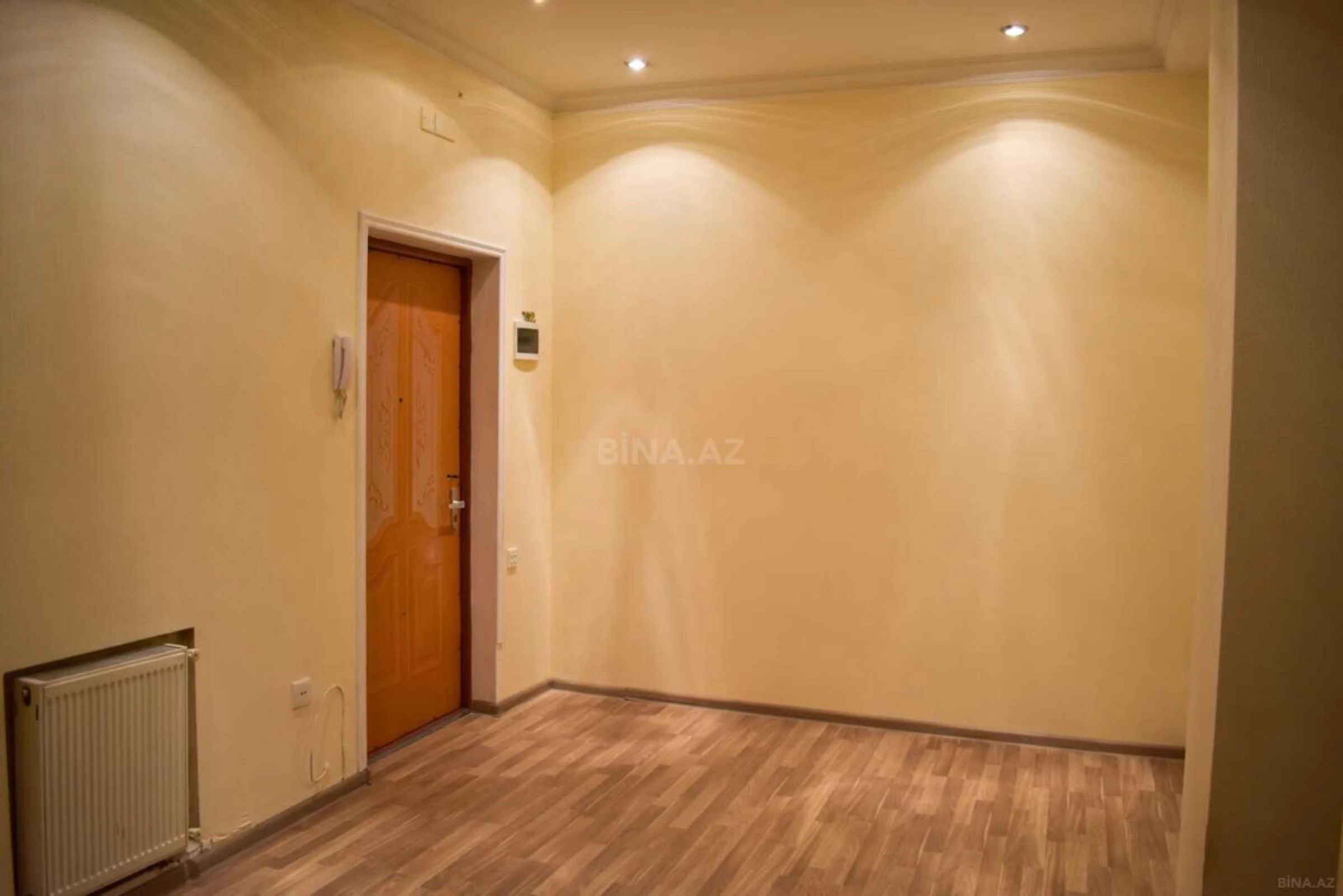 Satılır 2 otaqlı mənzil 81 m²