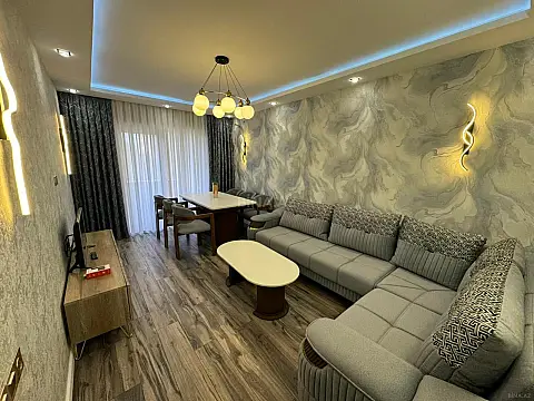 Kirayə verilir 5 otaqlı mənzil 120 m²