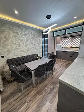Kirayə verilir 5 otaqlı mənzil 120 m²